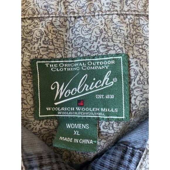 Woolrich Women’s XL Gray & Black Checkered Long Sleeved Button Down Shirt - Picture 3 of 3